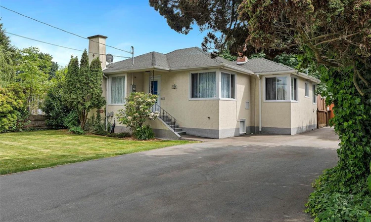 636 Coronation Avenue