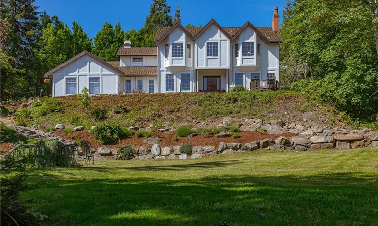 1855 Camas Drive