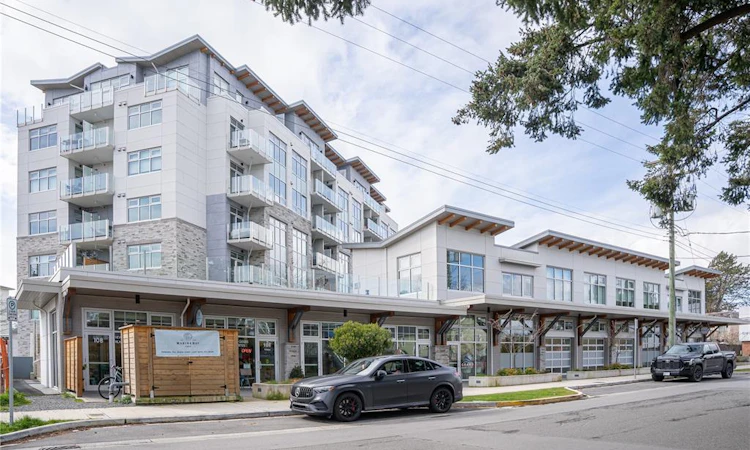 408-916 Lyall Street