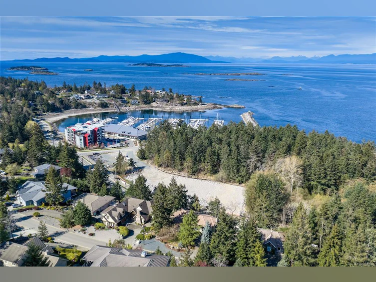 3541 Shelby Lane, Fairwinds, BC, V9P 9J8 - 47