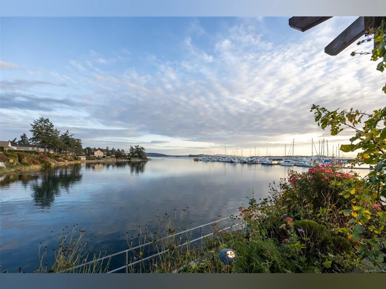 101-9949 Third Street, Sidney, BC, V8L 3B1 - 61