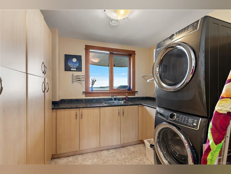 101-9949 Third Street, Sidney, BC, V8L 3B1 - 28
