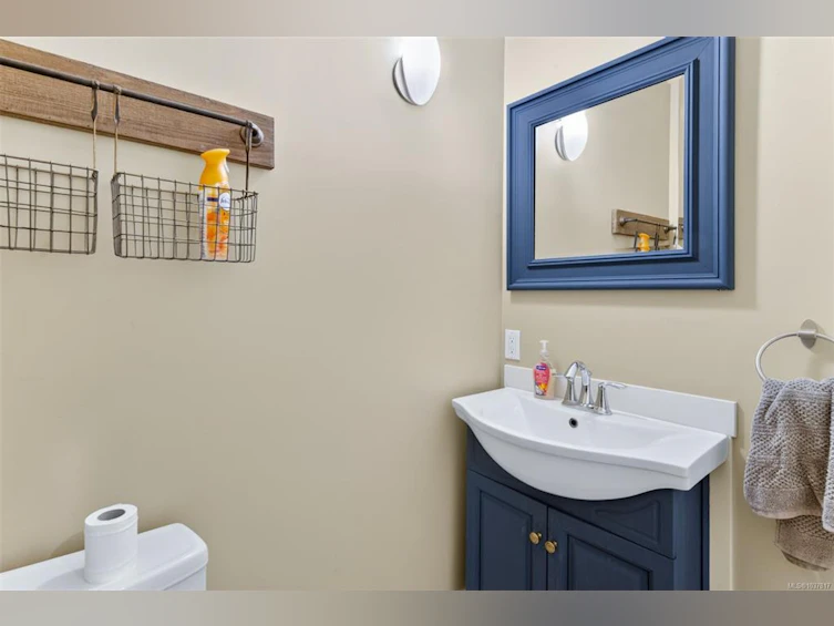 5676 Muggies Way, Nanaimo, BC, V9V 1W2 - 43