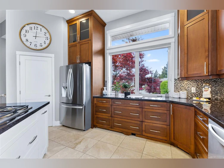 5676 Muggies Way, Nanaimo, BC, V9V 1W2 - 14