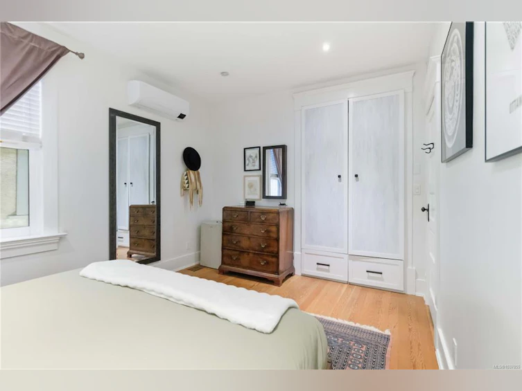 1742 Albert Avenue, Victoria, BC, V8R 1Z1 - 21