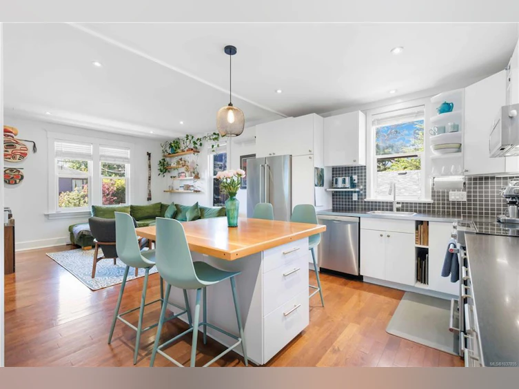 1742 Albert Avenue, Victoria, BC, V8R 1Z1 - 11