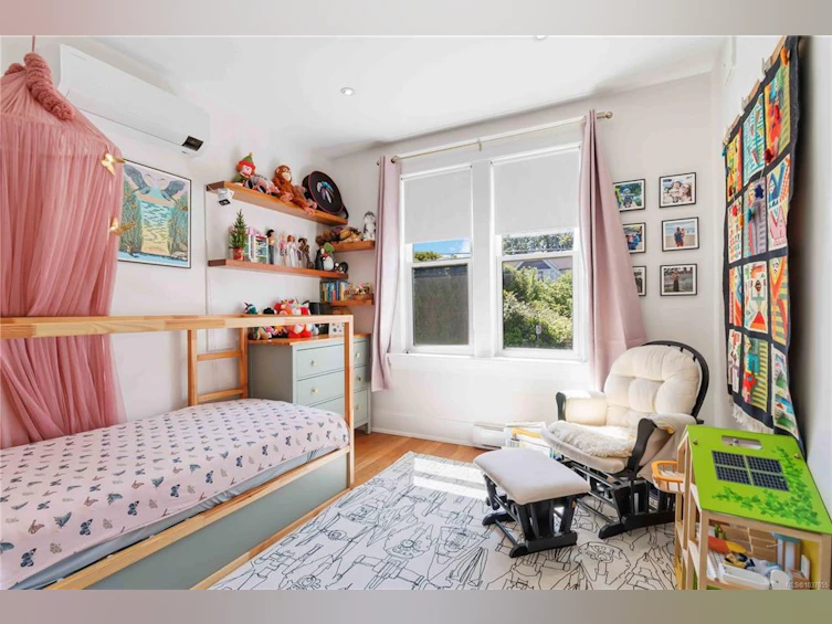 1742 Albert Avenue, Victoria, BC, V8R 1Z1 - 23