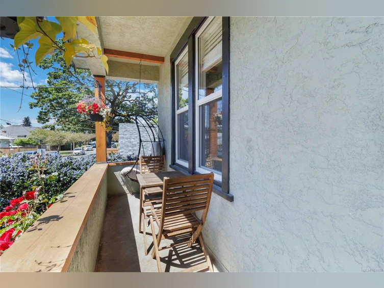 1742 Albert Avenue, Victoria, BC, V8R 1Z1 - 44