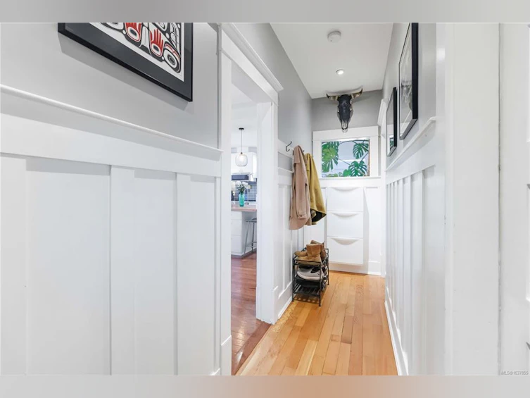 1742 Albert Avenue, Victoria, BC, V8R 1Z1 - 26