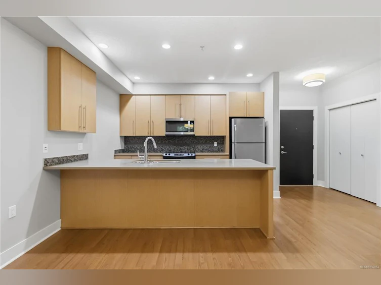 104-4529 West Saanich Road, Saanich, BC, V8Z 3G3 - 14
