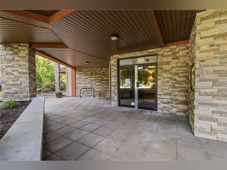 104-4529 West Saanich Road, Saanich, BC, V8Z 3G3 - 5