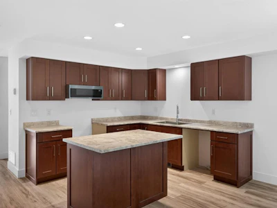 114-2899 River Road - 3
