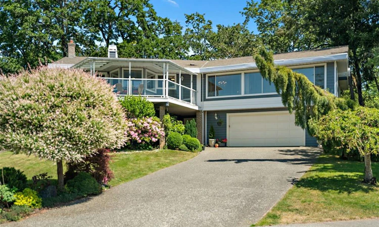 858 Maltwood Terrace