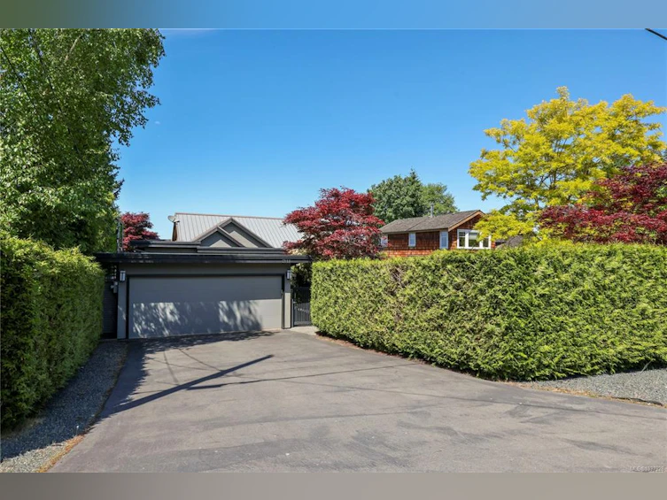 311 Poplar Avenue, Qualicum Beach, BC, V9K 1J7 - 2