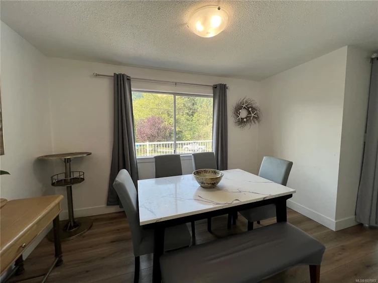 537 N Maquinna Drive, Tahsis-Zeballos, BC, V0P 1X0 - 9