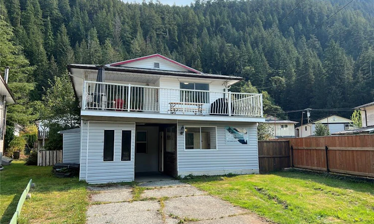 537 N Maquinna Drive