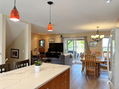 503 Maquinna Crescent - 4