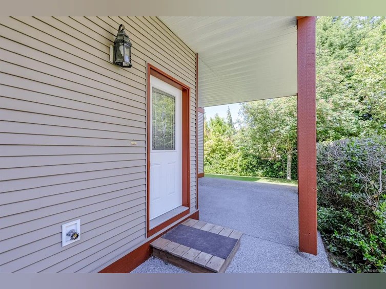 6026 Leah Lane, Nanaimo, BC, V9V 1W7 - 2