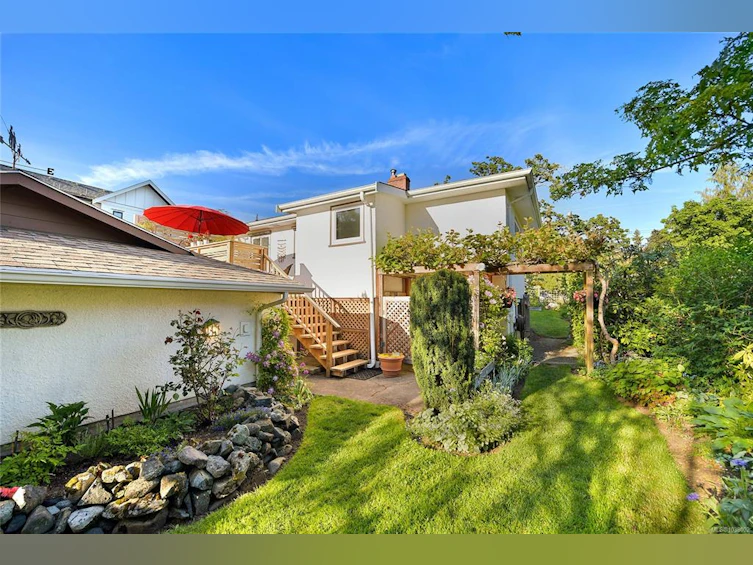 3810 Epsom Drive, Saanich, BC, V8P 3S7 - 68
