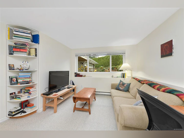3810 Epsom Drive, Saanich, BC, V8P 3S7 - 36