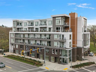 306-1301 Hillside Avenue - 4