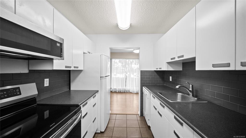 118-1009 Mckenzie Avenue, Saanich, BC, V8X 4B1