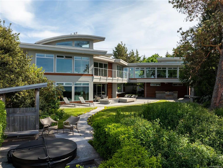 3931 Cadboro Bay Road, Saanich, BC, V8N 4G7 - 44
