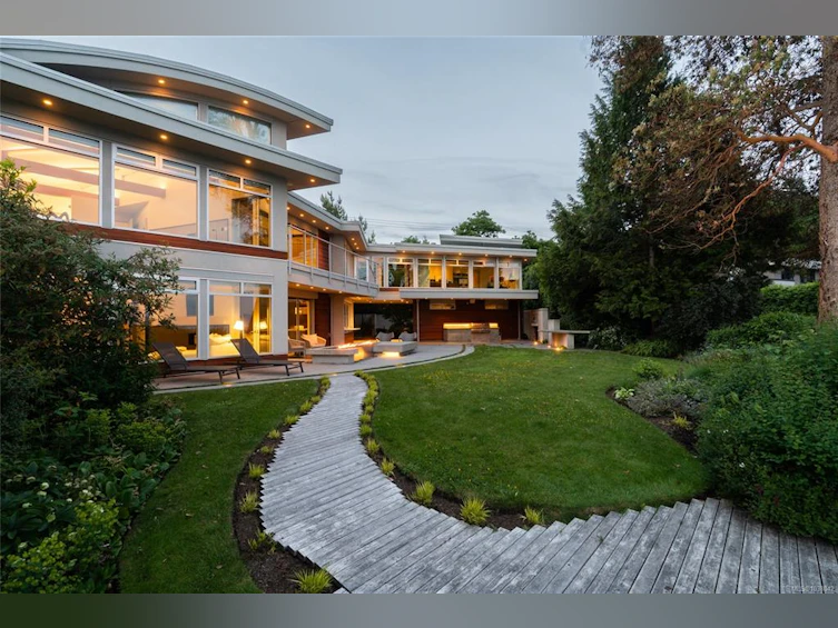 3931 Cadboro Bay Road, Saanich, BC, V8N 4G7 - 56