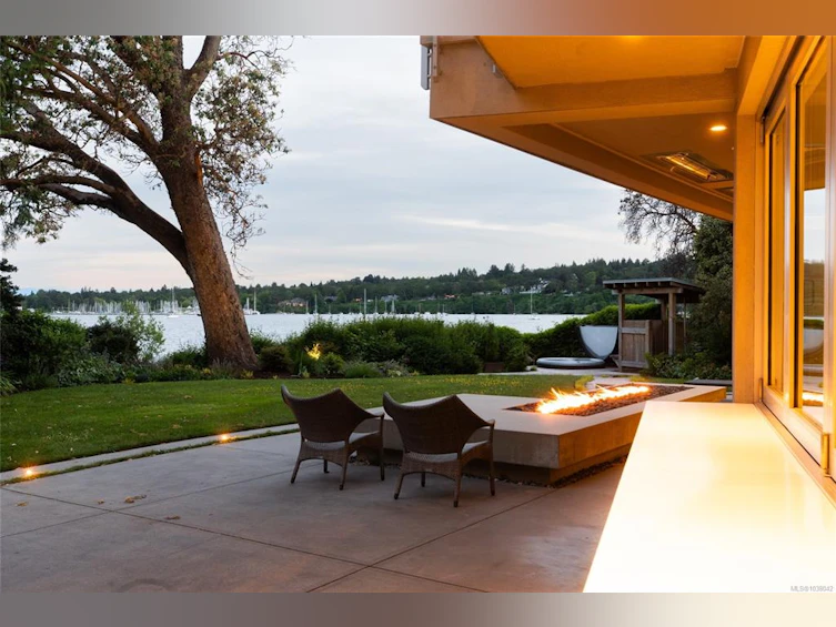3931 Cadboro Bay Road, Saanich, BC, V8N 4G7 - 59