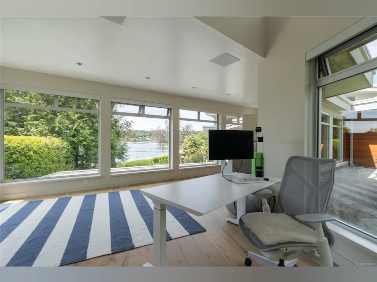 3931 Cadboro Bay Road, Saanich, BC, V8N 4G7 - 23