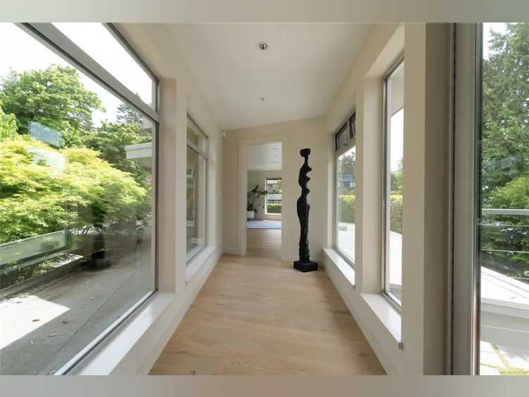 3931 Cadboro Bay Road, Saanich, BC, V8N 4G7 - 39