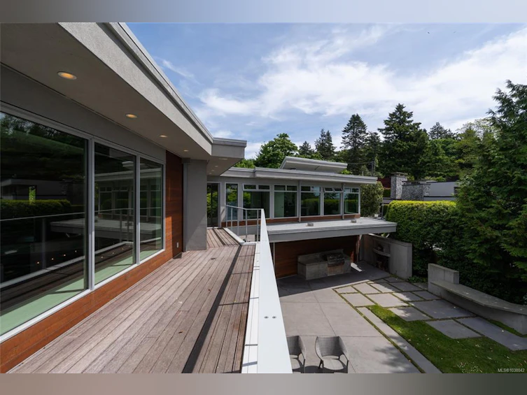3931 Cadboro Bay Road, Saanich, BC, V8N 4G7 - 42