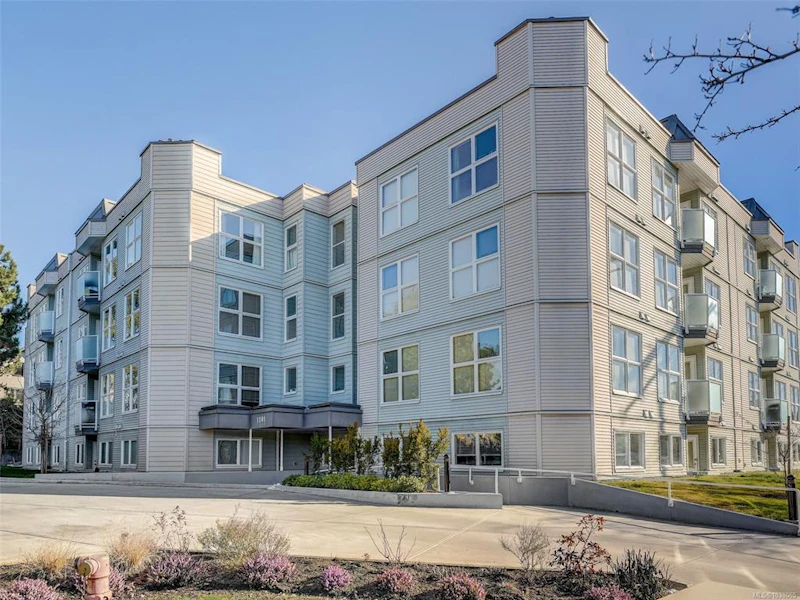 302 - 1201 Hillside Avenue, Victoria BC V8T 2B1
