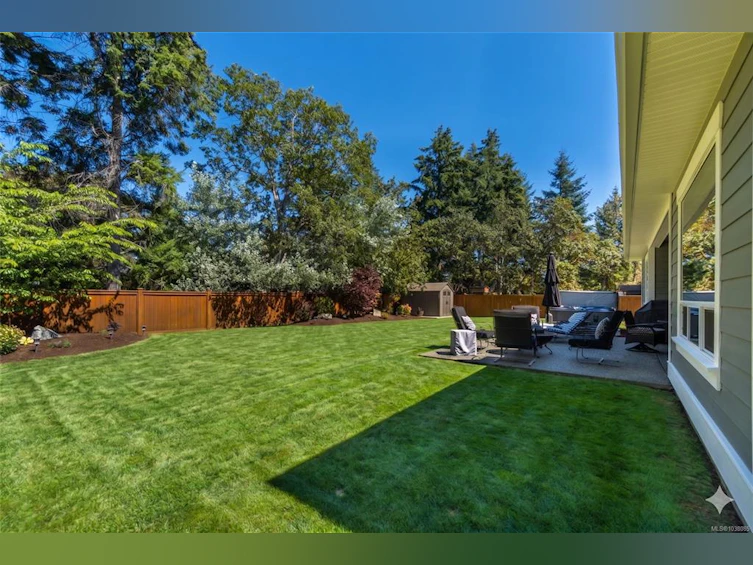 3329 Dolphin Drive, Fairwinds, BC, V9P 9H7 - 10