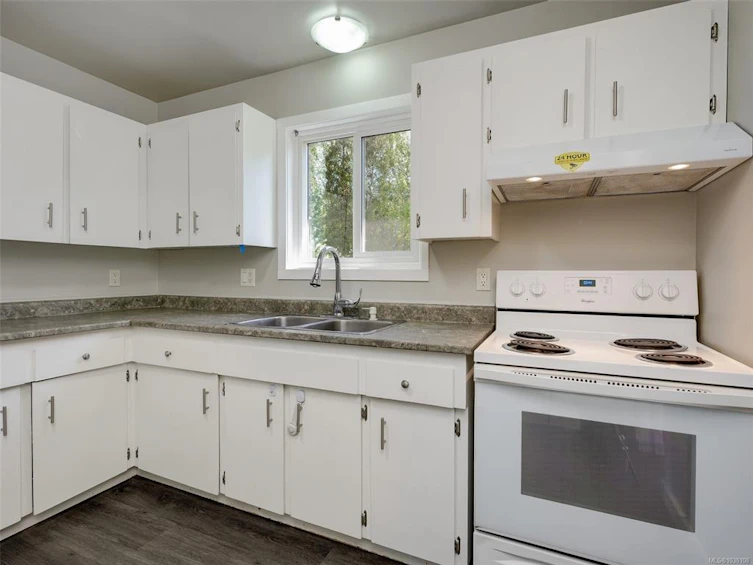 1040 Chesterfield Road, Saanich, BC, V8Z 2T8 - 9