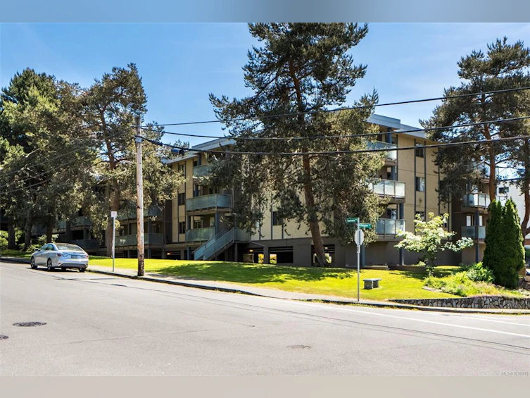 221-1025 Inverness Road, Saanich, BC, V8X 2S2 - 32