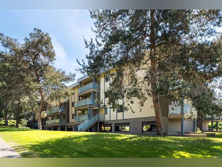 221-1025 Inverness Road, Saanich, BC, V8X 2S2 - 30