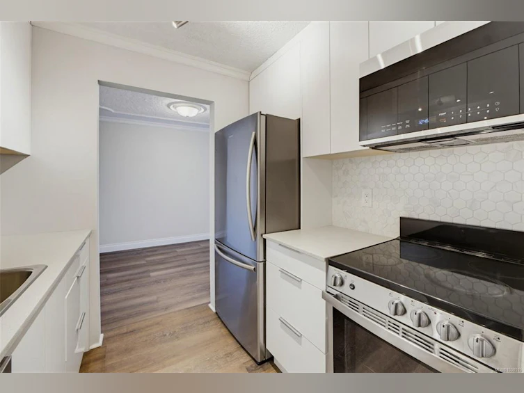 221-1025 Inverness Road, Saanich, BC, V8X 2S2 - 14