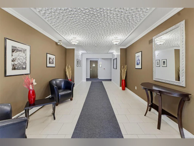 221-1025 Inverness Road, Saanich, BC, V8X 2S2 - 23