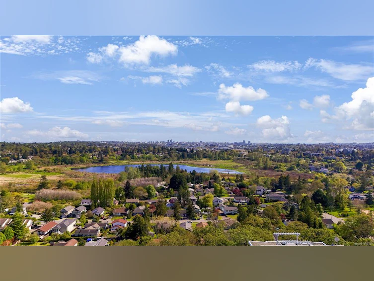 402-4011 Rainbow Hill Lane, Saanich, BC, V8X 0B6 - 25