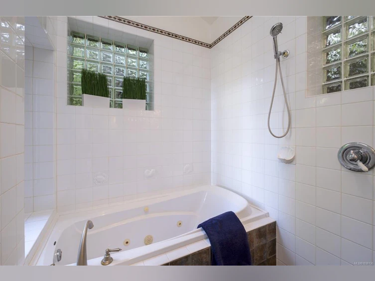 145 Petroglyph Way, Quadra Island, BC, V0P 1N0 - 41