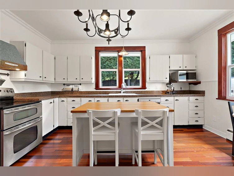 600 Seacliffe Road, North Saanich, BC, V8L 5W1 - 5