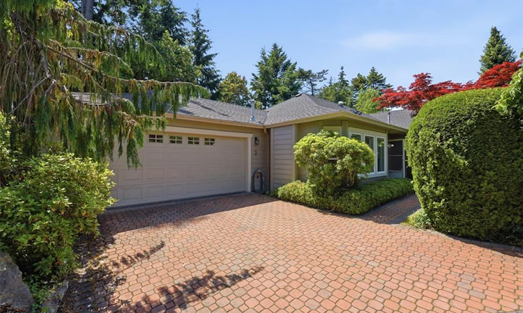 3-118 Aldersmith Place