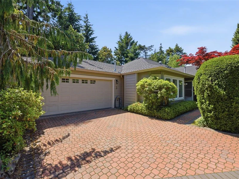 3 - 118 Aldersmith Place, View Royal BC V9A 7M9