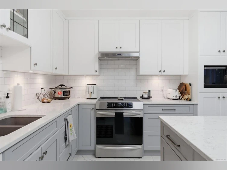 3-118 Aldersmith Place, View Royal, BC, V9A 7M9 - 3