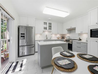3-118 Aldersmith Place - 2