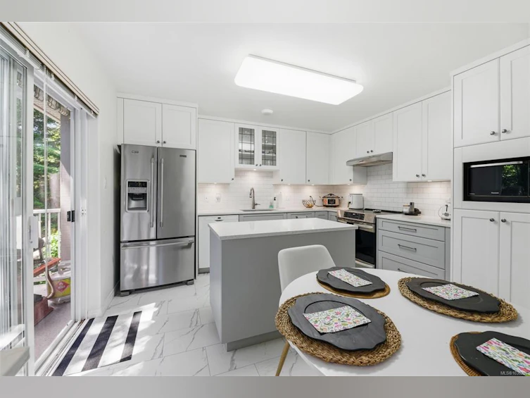 3-118 Aldersmith Place, View Royal, BC, V9A 7M9 - 2