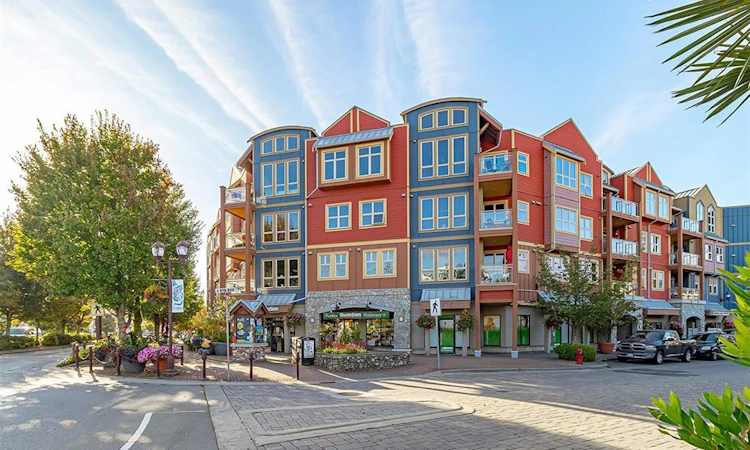 402-755 Goldstream Avenue