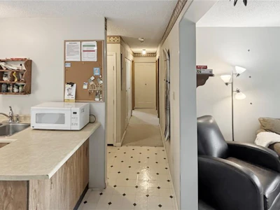 106-695 Castle Crag Crescent - 3