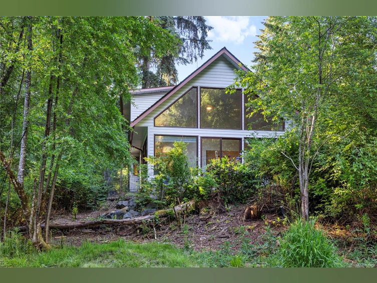 1352 Englishman River Road, Errington, BC, V0R 1V0 - 11